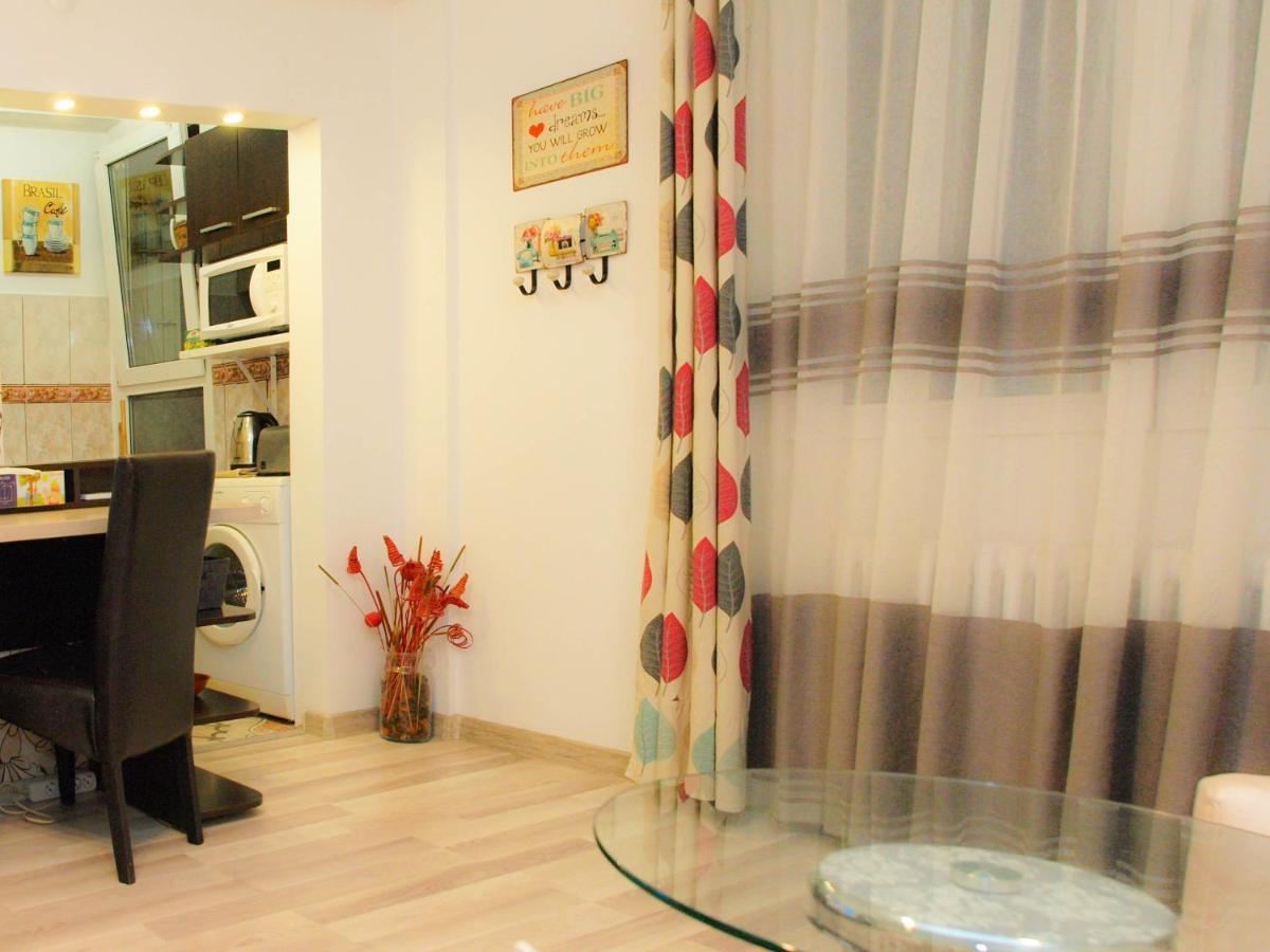בוקרשט Good Vibes In Cismigiu Studio Steps From Subway Self Check In מראה חיצוני תמונה